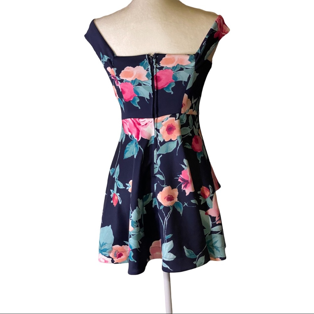 SPEECHLESS FLORAL DRESS - Picture 3 of 4